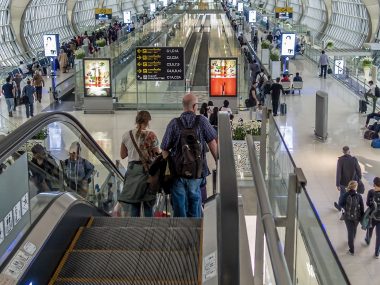 Transport från flygplatsen till centrum av staden Bangkok
